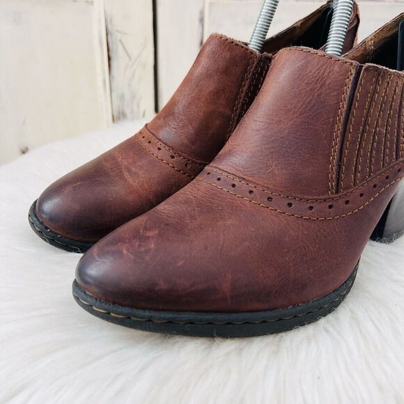 Boc Born Concept Brown Worn Distressed Leather Heeled Boots Booties Size 8.5 - Picture 2 of 11